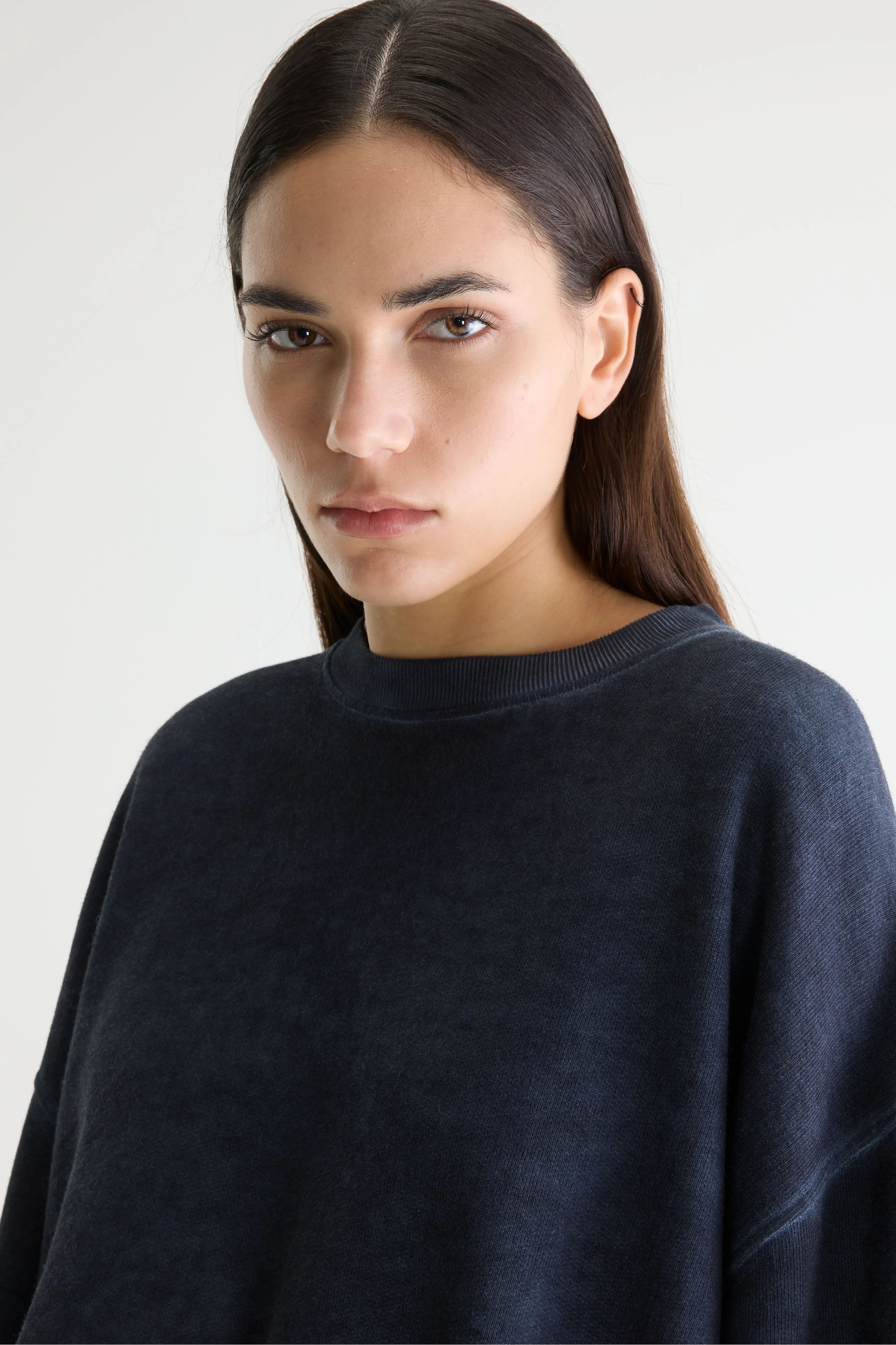 Fancy cropped crewneck sweatshirt (261 / W / NAVY)